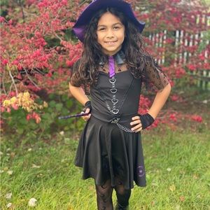 Girls witch Halloween costume size M